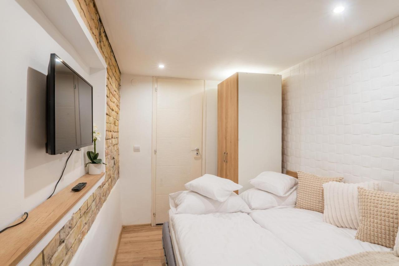 Oktogon City Apartment บูดาเปสต์ ภายนอก รูปภาพ